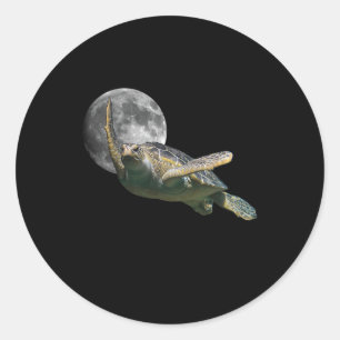 Kosmic Moon Zee Turtle Swimming in Space Premium Ronde Sticker