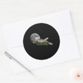 Kosmic Moon Zee Turtle Swimming in Space Premium Ronde Sticker (Envelop)