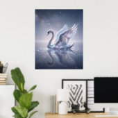 Kosmisch Zwanen Spiegelmeer Poster (Thuiskantoor)