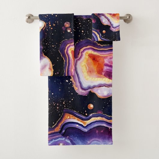 Kosmische Geode Abstract met Paarse Gouden Werveli Bad Handdoek (Insitu)