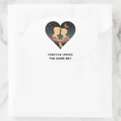 Kosmische liefdesgeschiedenis met hartliefhebbers  ovale sticker (Tas)