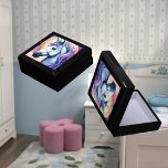 Kosmische Paarse Eenhoorn Houten Sieraden Keepsake Cadeaudoosje<br><div class="desc">Een  eenhoorn met een paarse manen met een regenboog kosmische achtergrond. Digitaal gemaakt in een waterverf stijl. Perfect ontwerp voor kinderen en volwassenen op vele trendy producten! Pas uw achtergrondkleur of tekst aan!</div>