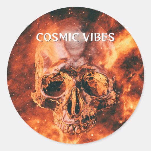 Kosmische vibes. Vlammende schedel in de ruimte Ronde Sticker (Voorkant)