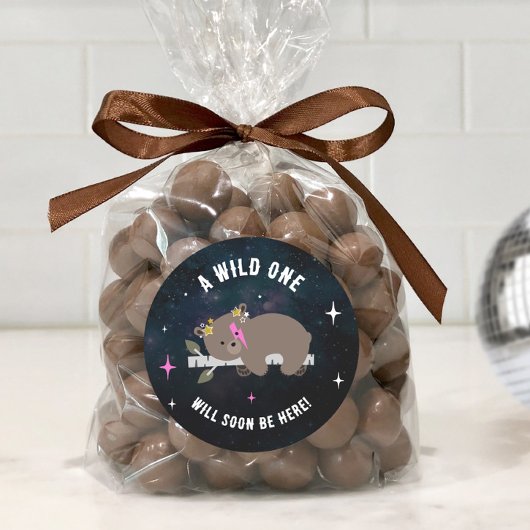 Kosmische welp slaperig wild een roze meisje Baby Ronde Sticker