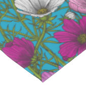 Kosmos-mix op blauw tafelkleed (Gekanteld)