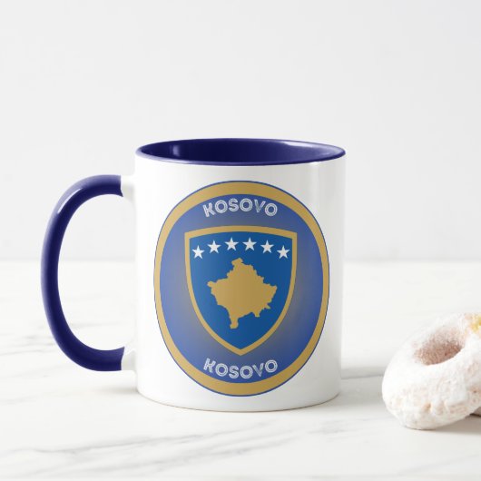 Kosovaarse Erfgoed Embleem Mok (Met donut)