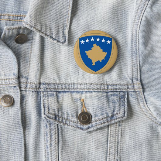 Kosovo embleem speldje (In situ)