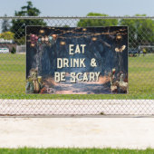 Kostuums en cocktails tijdens Halloween Spandoek (Insitu)