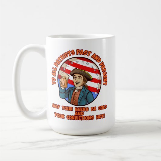 Koud bier op 4 juli koffiemok (Links)