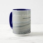 Koud kalm zee op een winterdag mok (Voorkant links)