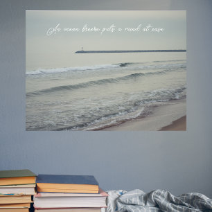 Koud kalm zee op een winterdag poster
