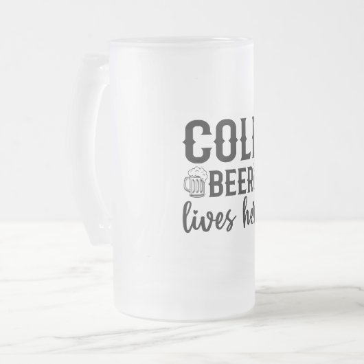 Koude bieren hier, gevroren glazen Mok (Voorkant links)