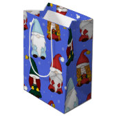 Koude Gnomies (Groot) Cadeaubag Medium Cadeauzakje (Achterkant Gekanteld)
