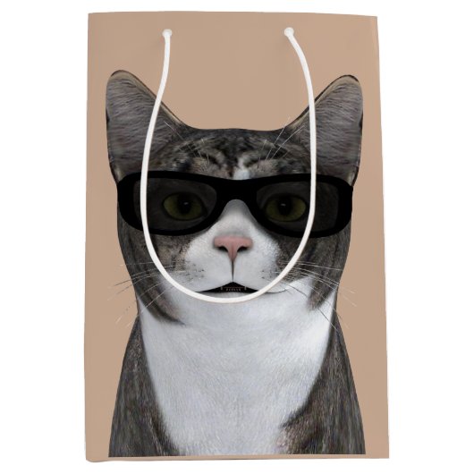Koude kat met zwarte zonnebril medium cadeauzakje (Voorkant)