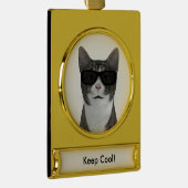 Koude kat met zwarte zonnebril verguld banner ornament (Rechts)
