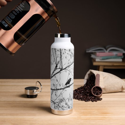 Kraai in een berkenboom waterfles (Koffie)