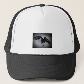 Kraai komt naar beneden. Let op! Trucker Pet