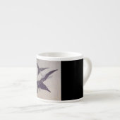 Kraaien vliegen in sneeuw espresso kop (Voorkant rechts)