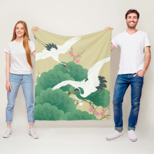 Kraanvogel met pijnboom en kruimelbloesem fleece deken