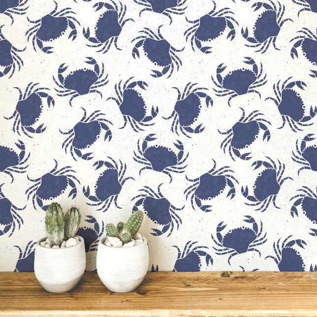 Krab Blauw en Wit Kustpatroon Behang (Crab navy blue and white coastal themed wallpaper)
