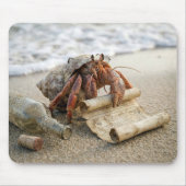 Krab leest een brief op een strand muismat (Voorkant)