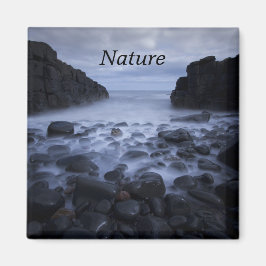 Krabbels en Rocks langs de Ocean Shoreline Magnet