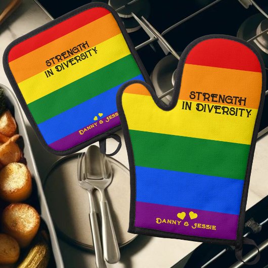 Kracht in verscheidenheid. LGBT Rainbow Flag Pride Ovenwant & Pannenlap Set