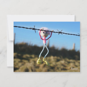 Kracht patser Fubby aan Prikkeldraad. Briefkaart