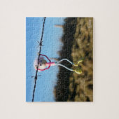 Kracht patser Fubby aan Prikkeldraad. Legpuzzel (Verticaal)