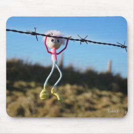 Kracht patser Fubby aan Prikkeldraad. Muismat