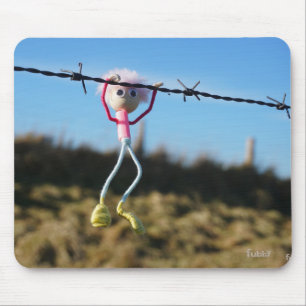 Kracht patser Fubby aan Prikkeldraad. Muismat