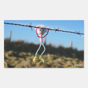 Kracht patser Fubby aan Prikkeldraad. Rechthoekige Sticker