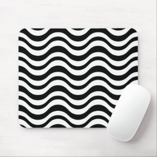 Krachtig zwart en wit golvend abstract muismat