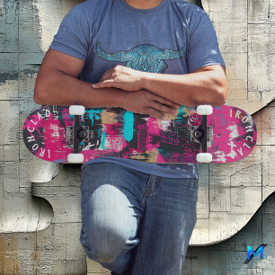 Krachtige graffiti-geïnspireerde kunst met neonroz persoonlijk skateboard