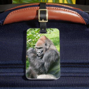 Krachtige Silverback Gorilla te midden van groen g Bagagelabel