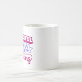 Krachtige Vrouw in de Making Koffiemok (Center)