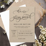 Kraft Modern Rustic we worden getrouwd Kaart<br><div class="desc">Elegant Kraft Wedding-uitnodiging met een beschaamde moderne handgeschreven kalligrafie: "We worden getrouwd". De details van de bruiloft omgeven door een stijlvol lineair lijst. Hedendaags schoon, strak en romantisch karakter. Dezelfde uitnodiging met een mooi cirkelvormig monogram met de volledige namen van het stel op de achterkant is ook beschikbaar. Een deel...</div>