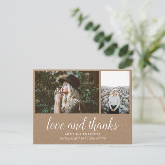 Kraft Paper Afstuderen liefde en Bedankt | Twee fo Aankondigingskaart (Staand voorkant)