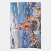 Krakau nacht in Polen Theedoek (Verticaal)