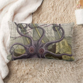 Kraken/octopus die een piraatschip lumbar Pillow r Kussen (Deken)