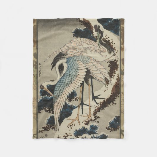 Kranen op een met sneeuw beklede Pine Hokusai Fleece Deken (Voorkant)