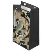 Kranen op een met sneeuw beklede Pine Hokusai Klein Cadeauzakje (Voorkant Gekanteld)