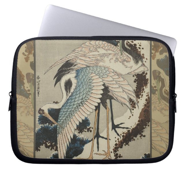 Kranen op een met sneeuw beklede Pine Hokusai Laptop Sleeve (Voorkant)