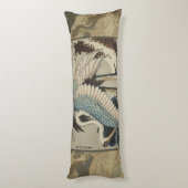 Kranen op een met sneeuw beklede Pine Hokusai Lichaamskussen (Achterkant (Verticaal))