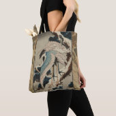 Kranen op een met sneeuw beklede Pine Hokusai Tote Bag (Dichtbij)