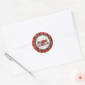 Krans met rode kerstgnomen en hulstbesjes ronde sticker (Envelop)