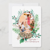 Krans met rode kerstholbessen en dennenappels met  feestdagenkaart (Voorkant)