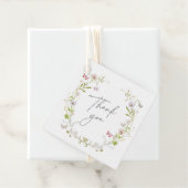 Krans met wilde bloemen en vlinder bedankt bedankjes labels (In situ)