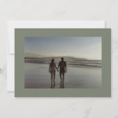 Krans Monogram Sage Groene Elegante Huwelijksfoto Save The Date (Achterkant)