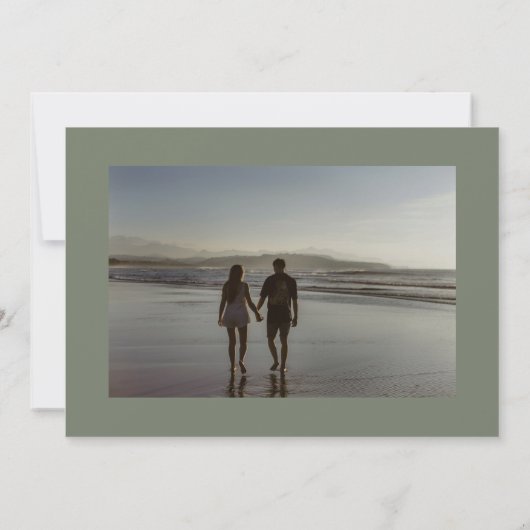 Krans Monogram Sage Groene Elegante Huwelijksfoto Save The Date (Achterkant)